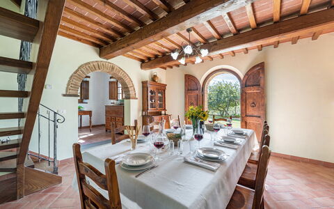 Casale Cinque Valli 8: Mobilia, Parete, Interior Design, Pavimentazione, Tavolo, Sala Da Pranzo, Casa, Cucina & Sala Da Pranzo Tavolo, Soffitto, Sedia