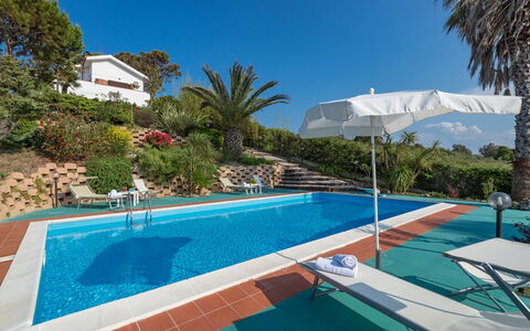 Ripari di Giobbe 6+2: Blu, Piscina, Ricorrere, Eco Hotel, Mobili Da Esterno, Shade, Lettino, Hotel, Landscaping, Giardino