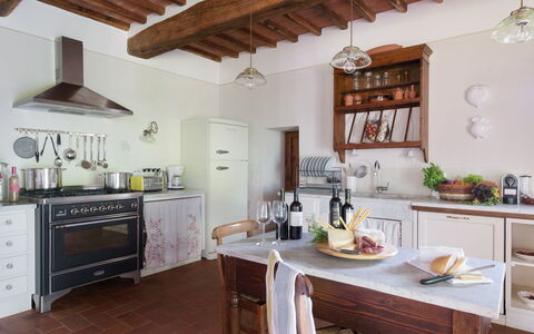 Podere Gragnano 12: Mobilia, Cucina, Interior Design, Elettrodomestico Da Cucina, Pavimentazione, Casa, Cabinetry, Controsoffitto, Elettrodomestico, Camera