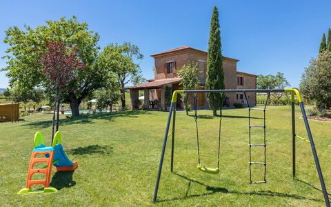 Il Grillo 10: Attrezzatura Giochi All'Aperto, Ricreazione, Giardino, Tempo Libero, Parco, Terreno Di Gioco, Scivolo, Prato, Backyard, Cortile