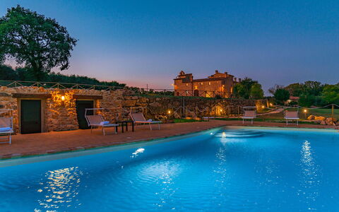 Santa Illuminata 12: Paesaggio, Estate, Castello, Piscina, Dimora, Villa, Hacienda, Landscaping, Palazzo