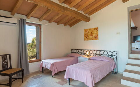 Casale Rasa 20+2: Mobilia, Casa, Camera Da Letto, Letto, Bedding, Telaio Del Letto, Lenzuolo, Appartamento, Biancheria, Color Legno