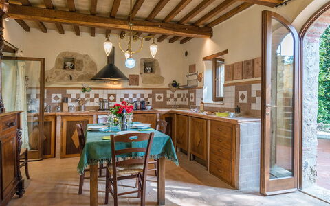 Mulino della Quercia 2+1: Mobilia, Interior Design, Cucina, Legna, Pavimentazione, Soffitto, Cabinetry, Controsoffitto, Casa, Pavimento