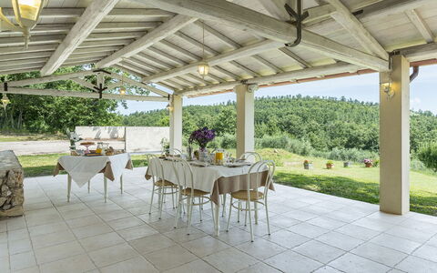 Villa la Corte 6: Shade, Giardino, Estate, Struttura Esterna, Sedia, Eco Hotel, Portico, Landscaping, Cortile, Villa