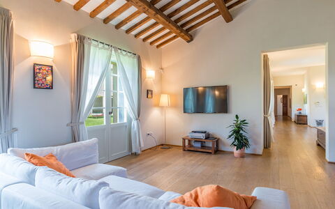 Tenuta Bellafonte 14: Mobilia, Interior Design, Pavimentazione, Soffitto, Casa, Pavimento, Divano, Camera, Illuminazione, Soggiorno