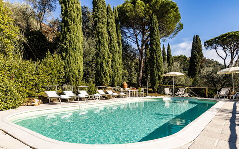 Torre Angelina 10+2: Piscina, Ricorrere, Mobili Da Esterno, Terme, Eco Hotel, Estate, Resort Citta ', Landscaping, Villa, Hotel