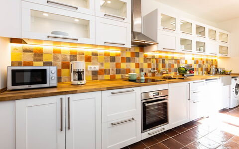 Torre Angelina 10+2: Cucina, Elettrodomestico Da Cucina, Controsoffitto, Apparecchio Major, Interior Design, Cabinetry, Pavimentazione, Elettrodomestico, Piastrella, Stufa