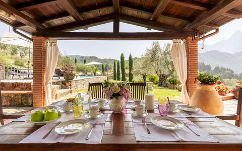 Villa Costanza 6: Mobilia, Tavolo, Sedia, Cucina & Sala Da Pranzo Tavolo, Interior Design, Sala Da Pranzo, Soffitto, Ristorante, Tavolo Esterno, Vaso Di Fiori