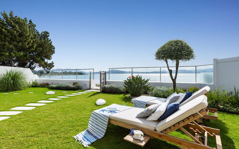 Villa Amar 4: Mobilia, Mobili Da Esterno, Sedia, Giardino, Shade, Prato, Landscaping, Eco Hotel, Ricorrere