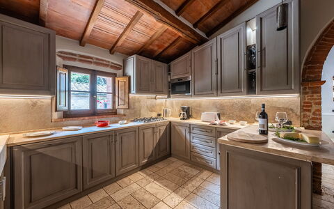 Podere Bellaria 18+2: Cucina, Mobilia, Interior Design, Cabinetry, Legna, Controsoffitto, Pavimentazione, Elettrodomestico Da Cucina, Apparecchio Major, Casa