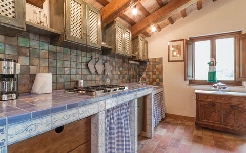 Villa Ambrah 12+1: Legna, Cucina, Interior Design, Pavimentazione, Controsoffitto, Pavimento, Soffitto, Casa, Piastrella, Camera