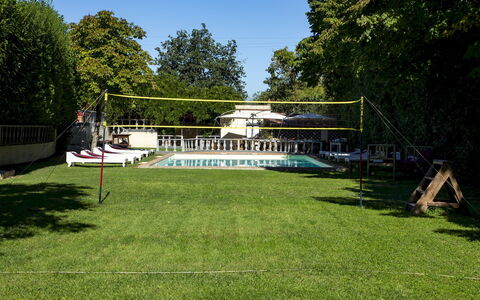 Villa delle Sophore 12: Piscina, Estate, Tempo Libero, Shade, Ricreazione, Ricorrere, Vacanza, Prato, Ombrello, Mobili Da Esterno