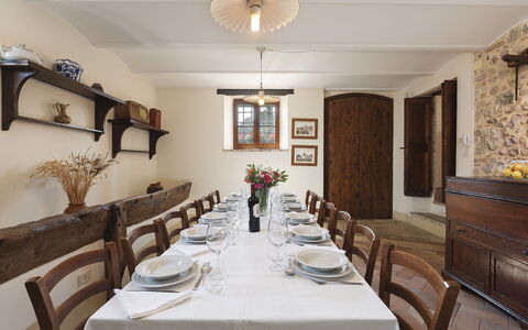 Villa di Morice 14: Mobilia, Interior Design, Tavolo, Legna, Sala Da Pranzo, Cucina & Sala Da Pranzo Tavolo, Soffitto, Pavimentazione, Sedia, Illuminazione