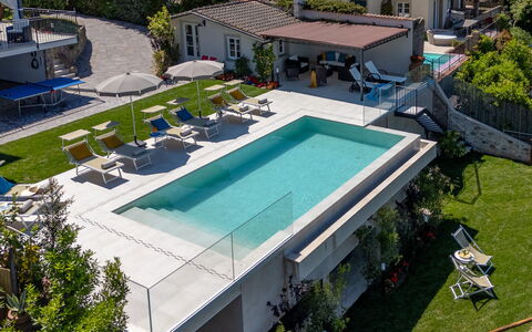 Villa Elena 9+1: Piscina, Ricorrere, Tempo Libero, Mobili Da Esterno, Materiale Composito, Eco Hotel, Ombrello, Ricreazione, Terme, Giochi D'Acqua