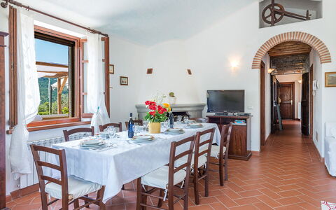 Villa Fabi 6+2: Mobilia, Tavolo, Sedia, Cucina & Sala Da Pranzo Tavolo, Sala Da Pranzo, Pianta Della Casa, Vaso Di Fiori, Villa, Eco Hotel, Hotel