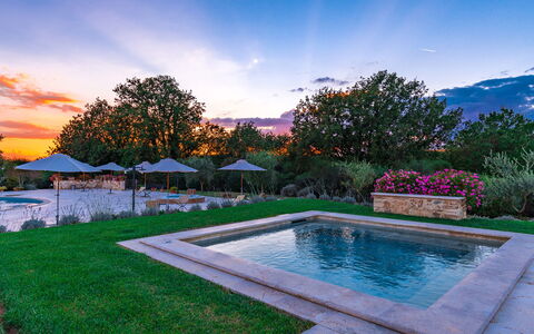 Villa le Chiarne 22: Blu, Acqua, Piscina, Giardino, Paesaggio, Giochi D'Acqua, Landscaping, Ricorrere, Mobili Da Esterno, Riflessione