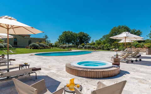 Villa le Chiarne 22: Blu, Piscina, Mobili Da Esterno, Ricorrere, Shade, Estate, Landscaping, Giochi D'Acqua, Eco Hotel, Tavolo Esterno