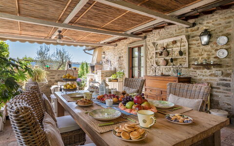La Capannina 2+2: Mobilia, Tavolo, Sedia, Cucina & Sala Da Pranzo Tavolo, Casa, Tavolo Esterno, Vaso Di Fiori, Mobili Da Esterno, Sala Da Pranzo, Villetta
