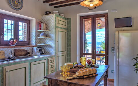 Villa Bella 8: Mobilia, Interior Design, Legna, Cucina, Pavimentazione, Illuminazione, Camera, Cabinetry, Sedia, Pavimento
