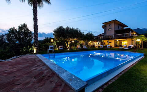 Villa Alba 12: Piscina, Ricorrere, Estate, Eco Hotel, Notte, Terme, Hacienda, Villa, Paesaggio Di Illuminazione, Hotel