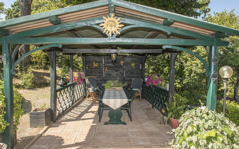 Villa Ombrosa 8: Giardino, Gazebo, Shade, Vaso Di Fiori, Struttura Esterna, Pianta Della Casa, Padiglione, Pergola, Terrazza, Cortile