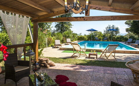 Villa Ombrosa 8: Piscina, Mobilia, Ricorrere, Sedia, Mobili Da Esterno, Eco Hotel, Vaso Di Fiori, Giardino, Tempo Libero
