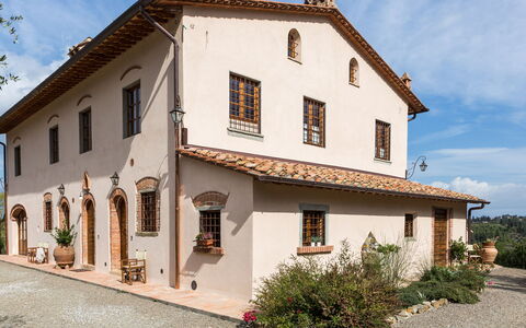 Dimora San Germano 14: Finestra, Costruzione, Casa, Facciata, Casa, Zona Residenziale, Architettura, Porta, Tetto, Estate