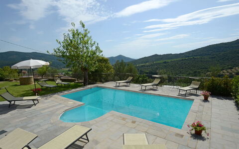 Torre la Ripa 8: Piscina, Mobili Da Esterno, Mobilia, Ricorrere, Ombrello, Lettino, Flagstone, Sedia, Eco Hotel, Catena Montuosa