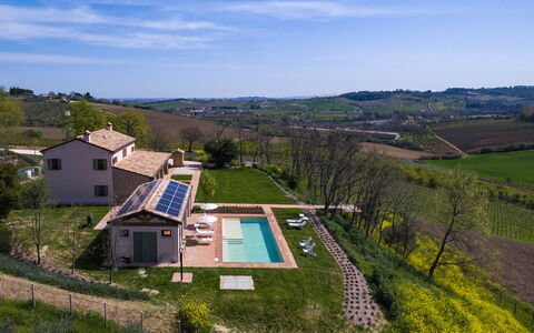 Ca' Pellicciano 8: Piscina, Casa, Casa, Estate, Villetta, Ricorrere, Agriturismo, Villa, Backyard, Eco Hotel