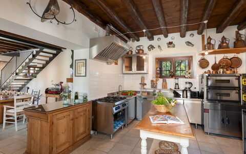 Villa Barchessa Panigai 8: Mobilia, Cucina, Interior Design, Legna, Controsoffitto, Cabinetry, Pavimentazione, Elettrodomestico Da Cucina, Casa, Sedia