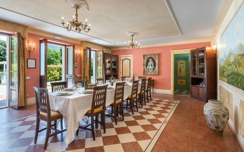 Tenuta Astolfi 12+3: Mobilia, Tavolo, Interior Design, Illuminazione, Sedia, Camera, Cucina & Sala Da Pranzo Tavolo, Soffitto, Lampada, Sala Da Pranzo