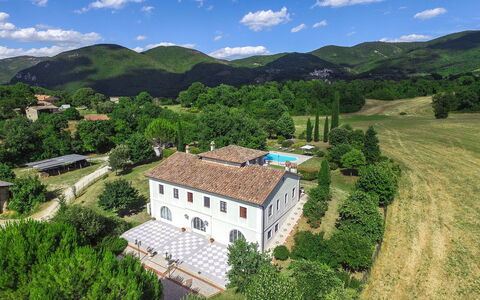 Tenuta Astolfi 12+3: Erba, Casa, Estate, Paesaggio, Casa, Lotto, Agriturismo, Area Rurale, Prato, Hacienda
