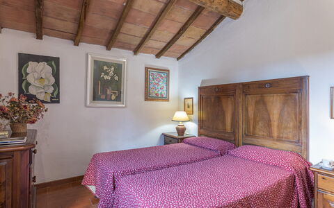 Podere San Ansano 14+2: Mobilia, Pavimentazione, Vaso Di Fiori, Camera Da Letto, Telaio Del Letto, Camera, Letto, Pianta Della Casa, Bedding, Biancheria