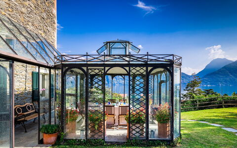 Villa la Dolce 8: Ferro, Giardino, Sedia, Bicchiere, Struttura Esterna, Eco Hotel, Vaso Di Fiori, Portico, Pianta Della Casa, Landscaping