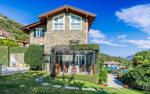 Villa la Dolce 8: Architettura, Casa, Casa, Hill Station, Villetta, Catena Montuosa, Giardino, Valle, Villaggio, Eco Hotel