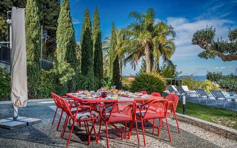 Villa Relax 12+2: Mobilia, Mobili Da Esterno, Sedia, Giardino, Tavolo Esterno, Shade, Eco Hotel, Landscaping, Ricorrere