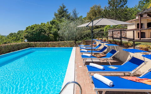 Villa Paola 6: Blu, Piscina, Ricorrere, Mobili Da Esterno, Eco Hotel, Tempo Libero, Lettino, Hotel, Resort Citta ', Hacienda