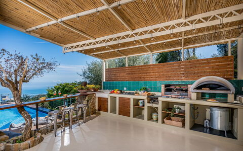 Villa Provenza 12+4: Ricorrere, Shade, Eco Hotel, Sedia, Piscina, Color Legno, Hotel, Struttura Esterna, Villa, Deck