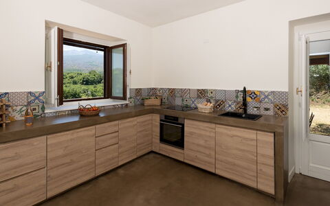 Villa Terre Normanne 10: Cucina, Interior Design, Pavimentazione, Legna, Controsoffitto, Pavimento, Casa, Mobilia, Cabinetry, Camera