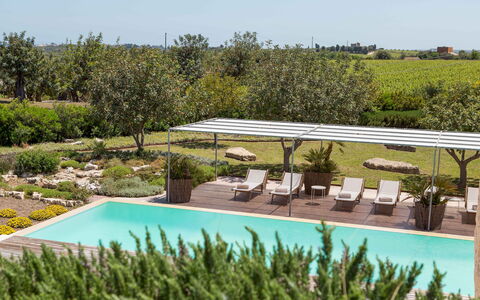 Villa Majoli 9: Piscina, Mobili Da Esterno, Ricorrere, Giardino, Eco Hotel, Shade, Landscaping, Sedia, Backyard, Terrazza