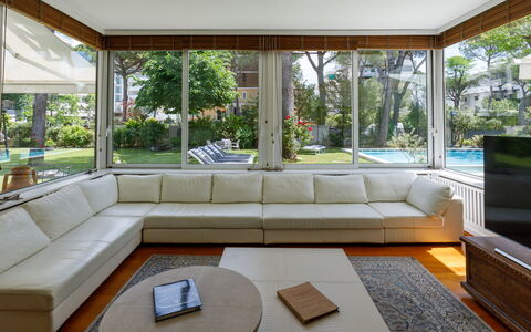 Villa Guidi 10: Mobilia, Interior Design, Divano, Pavimentazione, Pavimento, Legna, Soggiorno, Soffitto, Appartamento, Illuminazione