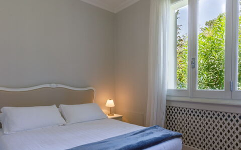 Villa Guidi 10: Interior Design, Camera Da Letto, Pavimento, Casa, Camera, Lenzuolo, Letto, Biancheria, Bedding, Appartamento