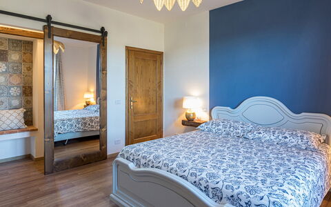 Casale Bella Vita 8+4: Mobilia, Interior Design, Camera Da Letto, Letto, Pavimentazione, Pavimento, Legna, Camera, Lenzuolo, Bedding