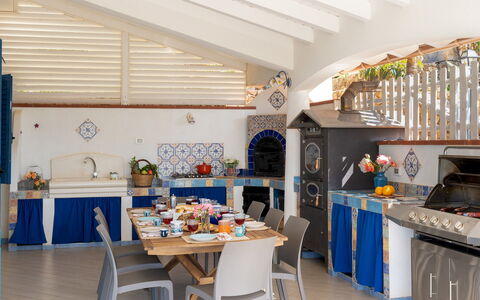 Villa Olimpia 6+2: Mobilia, Interior Design, Tavolo, Sedia, Cucina & Sala Da Pranzo Tavolo, Soffitto, Cucina, Shade, Pianta Della Casa, Design