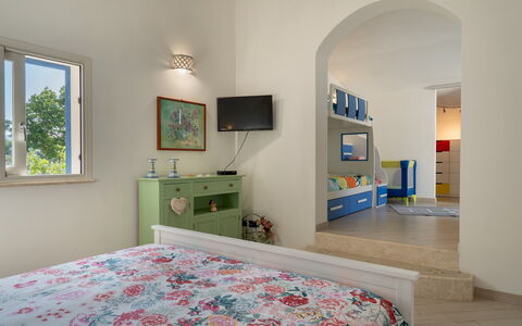 Villa Olimpia 6+2: Mobilia, Interior Design, Parete, Camera Da Letto, Pavimentazione, Pavimento, Soffitto, Letto, Legna, Camera