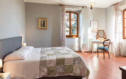 Casale le Tre Querce 8+1: Mobilia, Interior Design, Camera Da Letto, Letto, Camera, Pavimentazione, Tessile, Soffitto, Biancheria, Lenzuolo