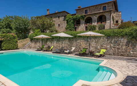 Podere le Corone 14: Piscina, Ricorrere, Hacienda, Estate, Villa, Flagstone, Giardino, Mobili Da Esterno, Cortile, Terme