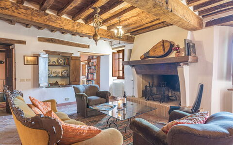 Podere le Corone 14: Mobilia, Parete, Legna, Interior Design, Casa, Pavimentazione, Soffitto, Casa, Soggiorno, Camera