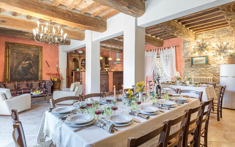 Podere le Corone 14: Mobilia, Interior Design, Tavolo, Sedia, Legna, Pavimentazione, Cucina & Sala Da Pranzo Tavolo, Soffitto, Sala Da Pranzo, Illuminazione
