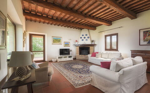 La Panoramica 8: Mobilia, Parete, Pavimentazione, Legna, Interior Design, Casa, Soggiorno, Pavimento, Camera, Divano